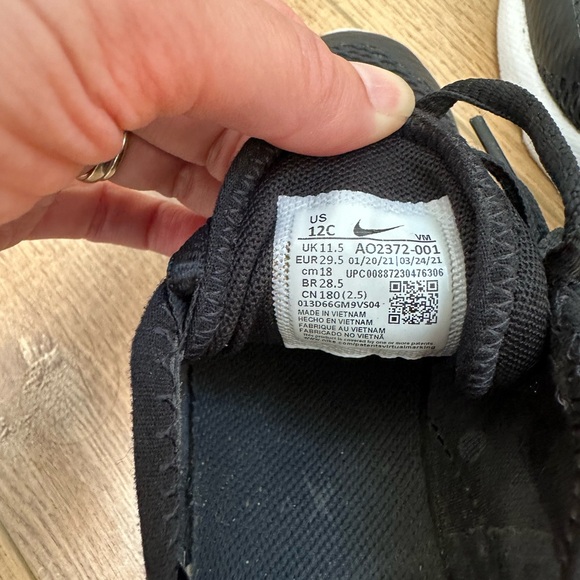 Nike - Kids Air Max 270 - size 12c - black - good used condition - Picture 8 of 8